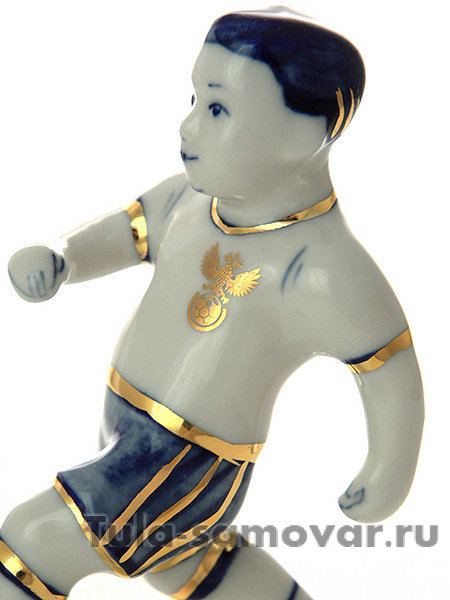 Скульптура Футболист Гжель