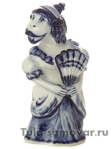 Гжельская скульптура Обезьянка-барыня