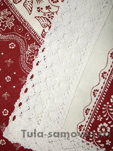 Скатерть "Птица", красная с кружевами, 150х250