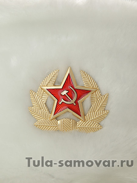 Шапка-ушанка белая с красной звездой